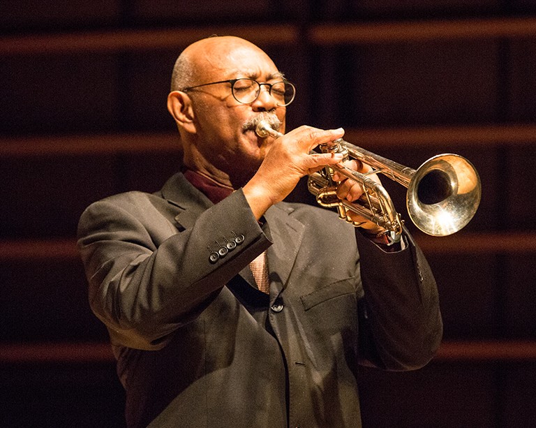 Le programme d’études en jazz de l’Université Concordia célèbre son 40e anniversaire et salue le départ d’un professeur de longue date